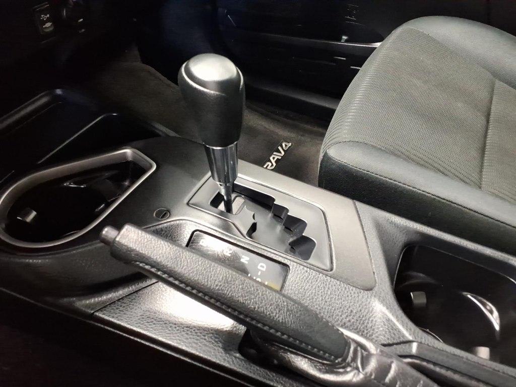 Toyota RAV4 LE AWD (Natl) 2017
