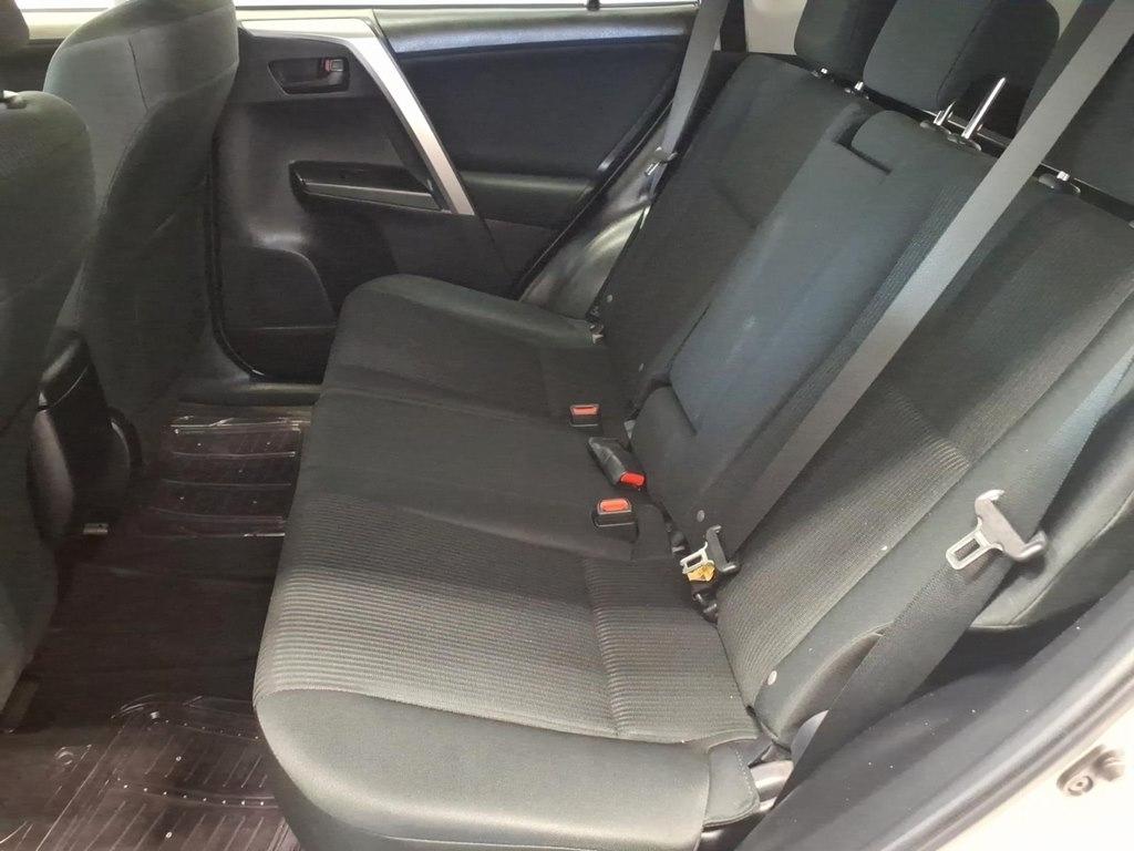 Toyota RAV4 LE AWD (Natl) 2017