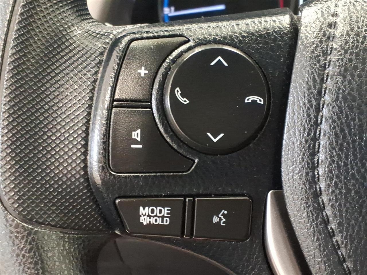 Toyota RAV4 LE AWD (Natl) 2017