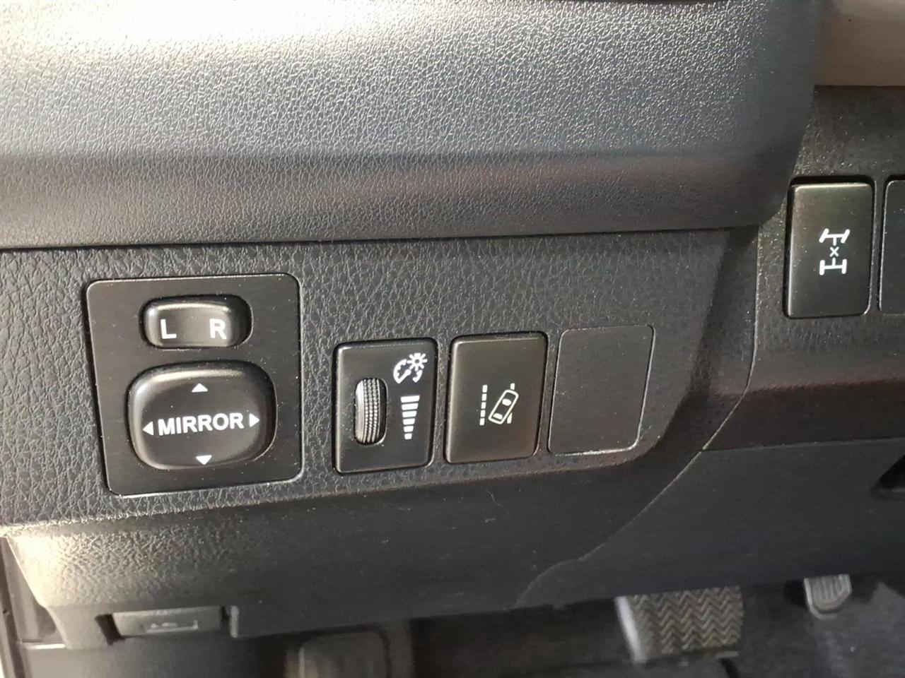 Toyota RAV4 LE AWD (Natl) 2017