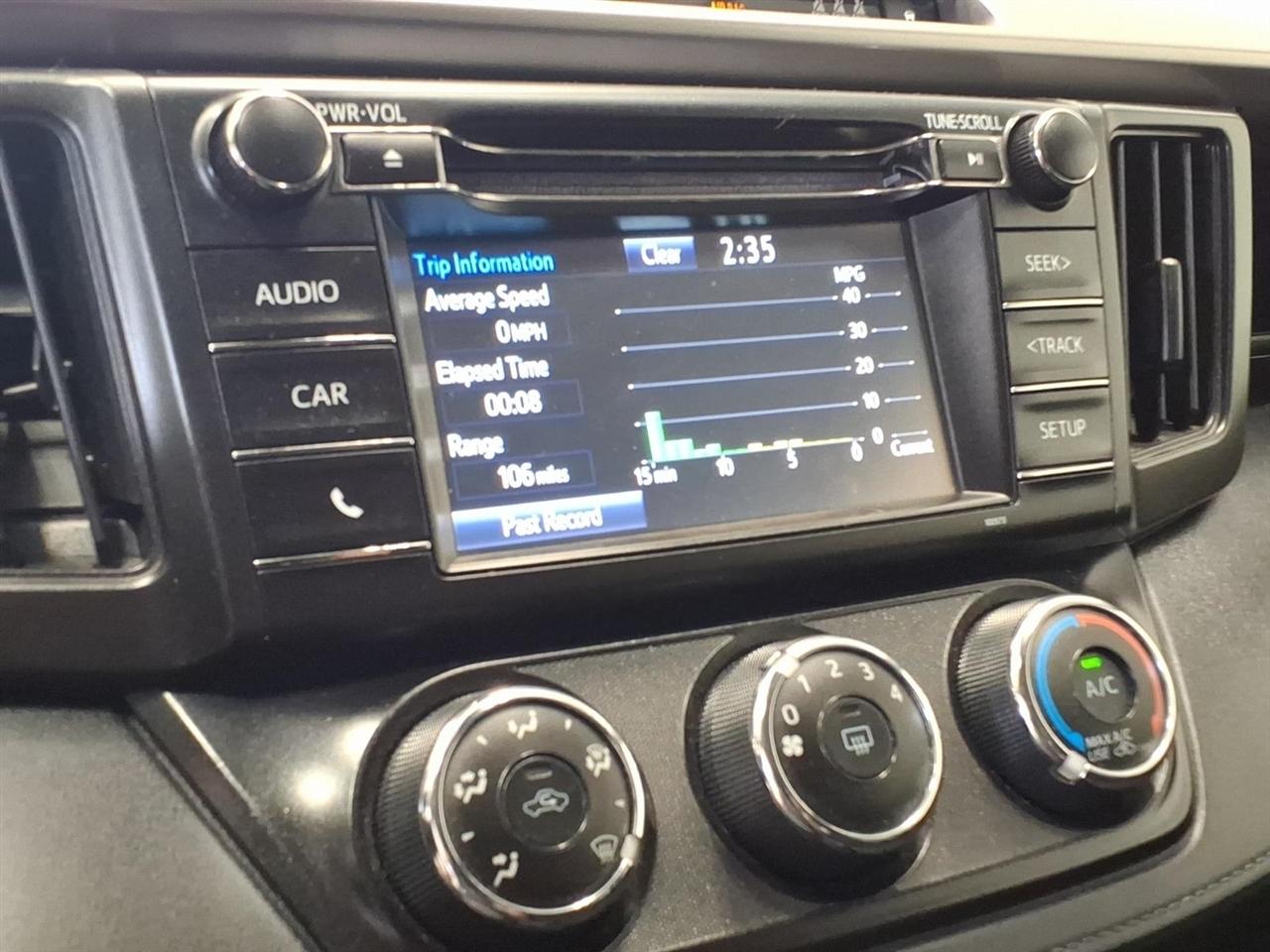 Toyota RAV4 LE AWD (Natl) 2017