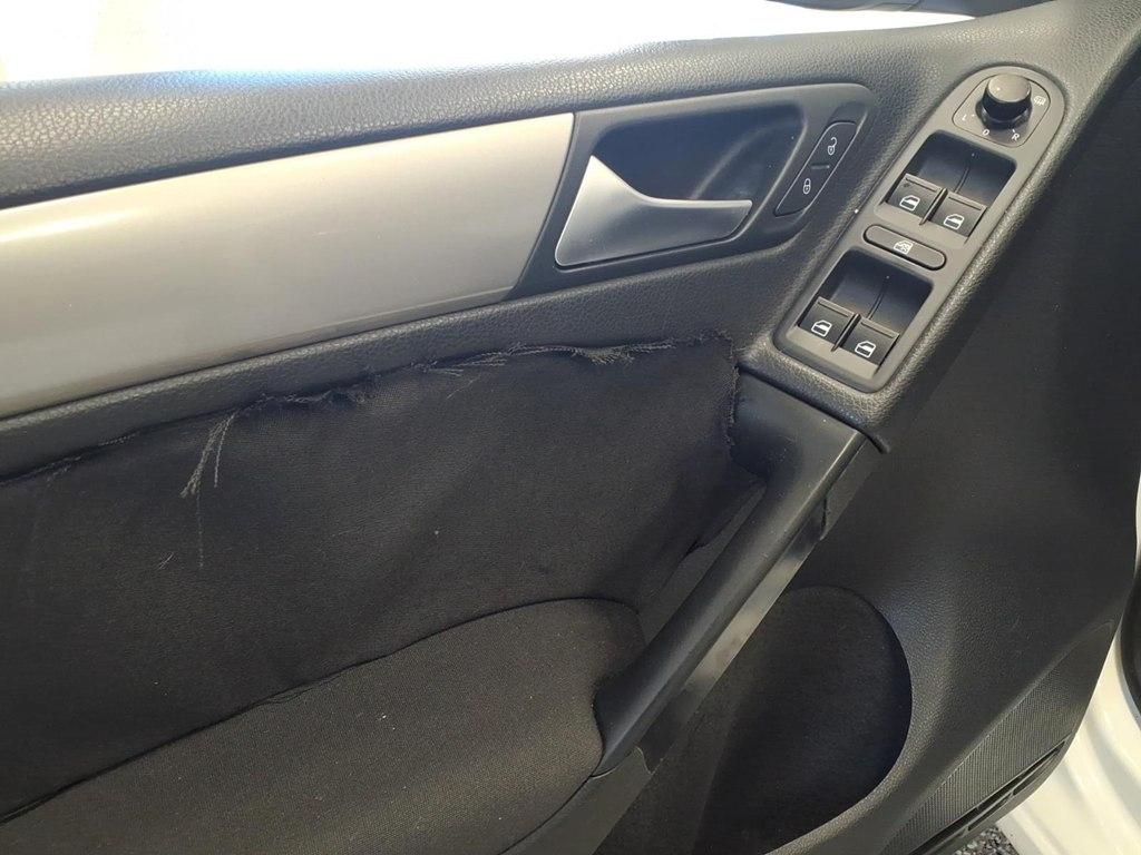 Volkswagen Golf 4dr HB Auto 2011