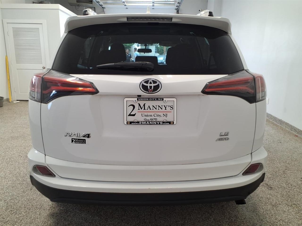 Toyota RAV4 AWD 4dr LE (Natl) 2016