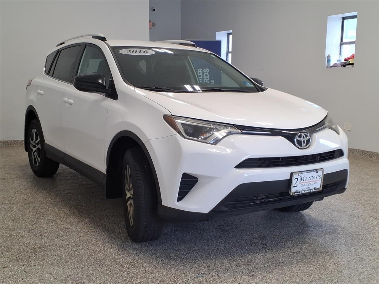 Toyota RAV4 AWD 4dr LE (Natl) 2016