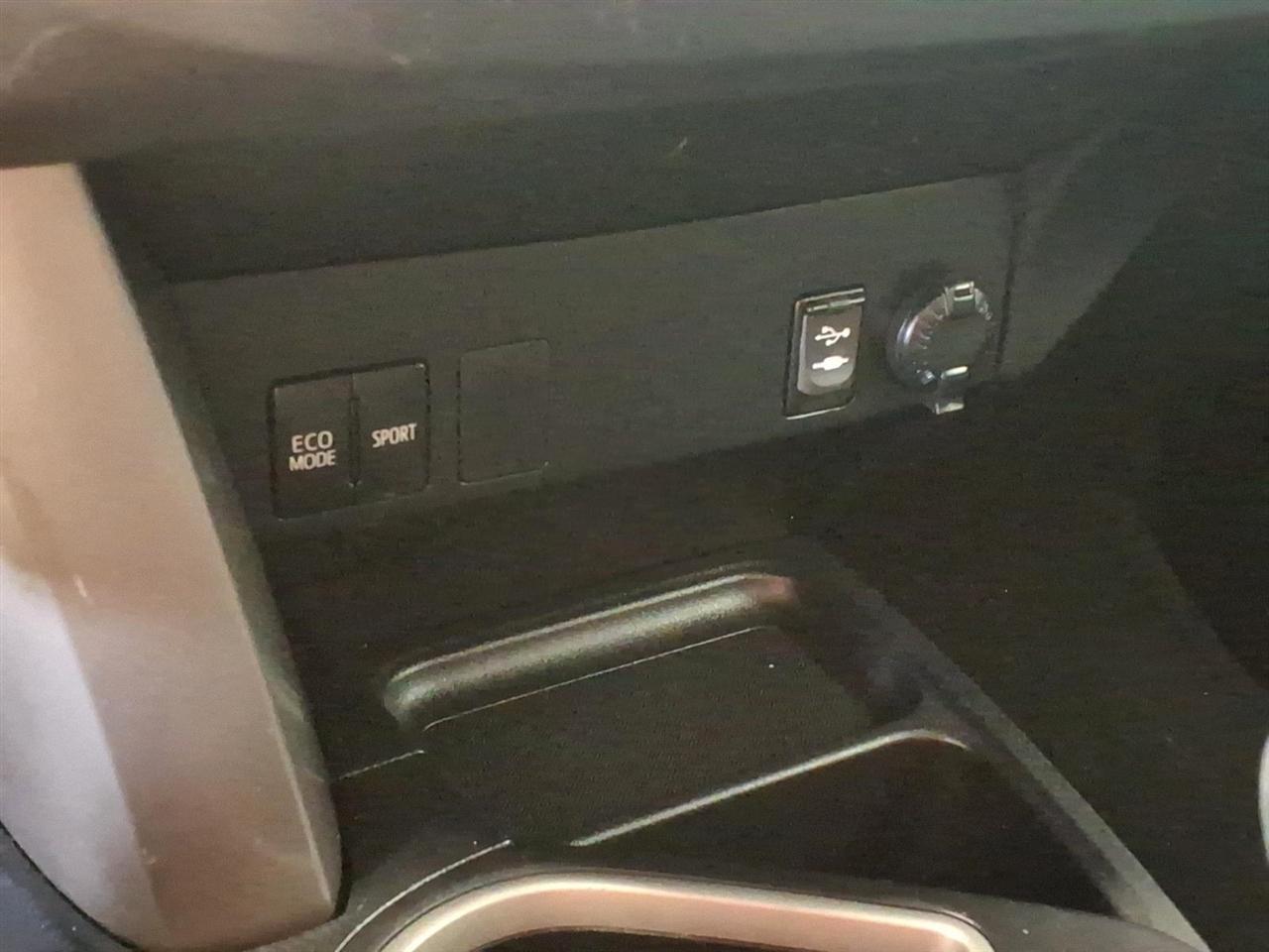 2016 Toyota RAV4 LE - Photo 15