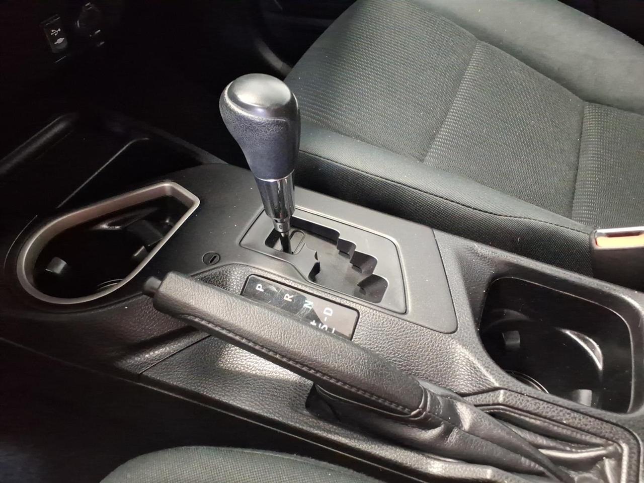 2016 Toyota RAV4 LE - Photo 16