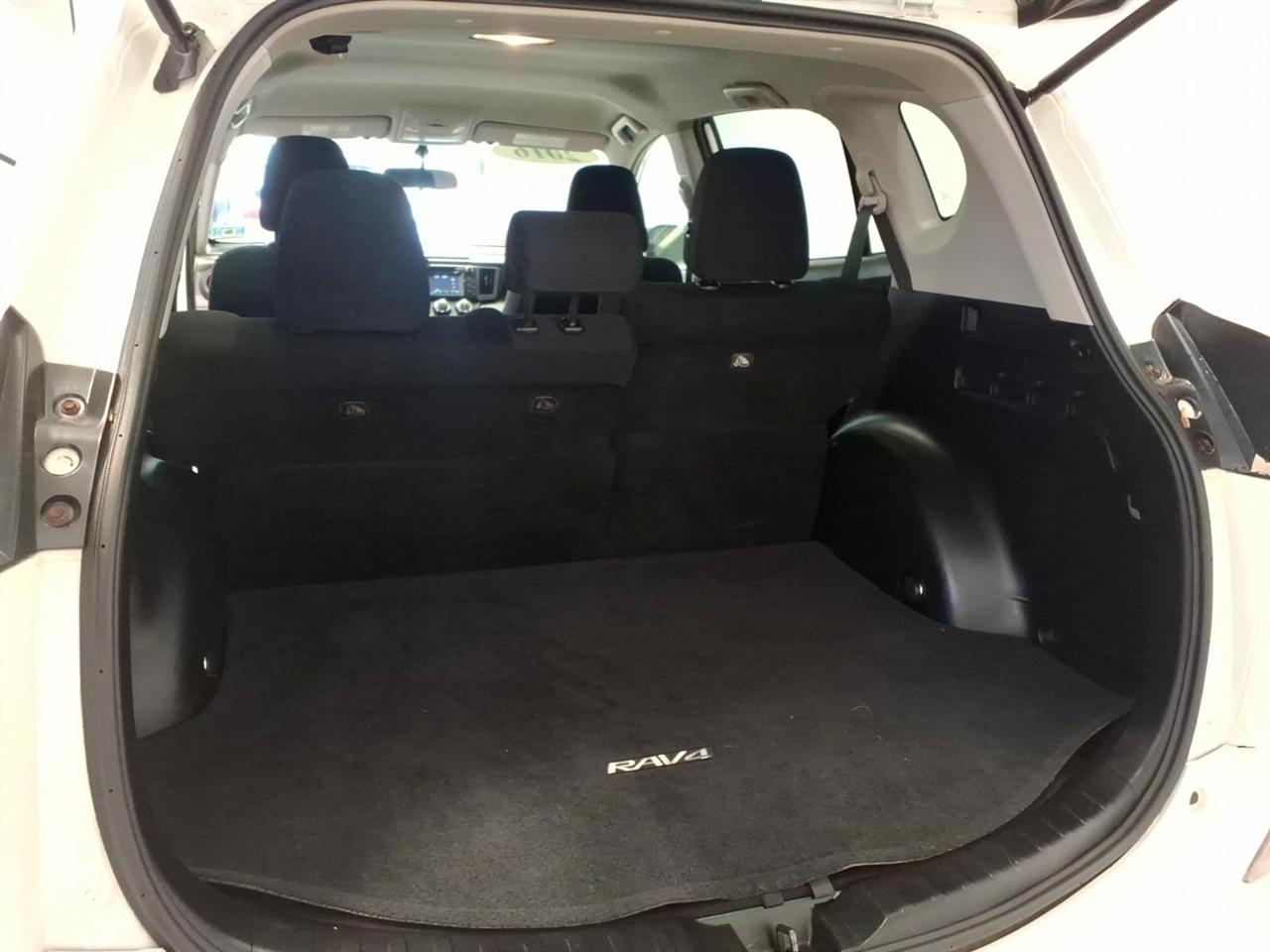 2016 Toyota RAV4 LE - Photo 22