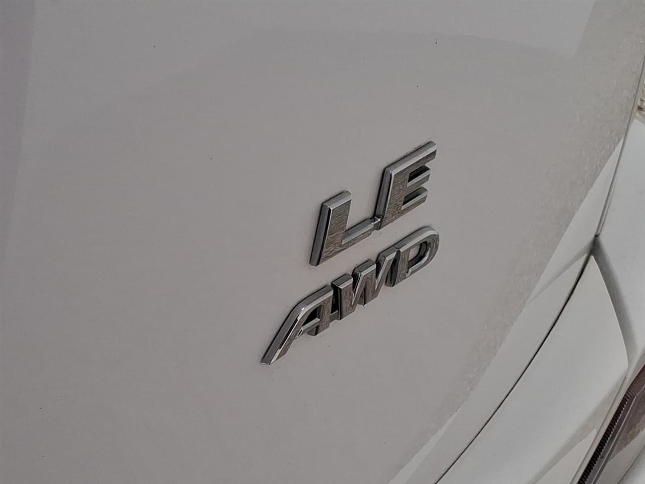 2016 Toyota RAV4 LE - Photo 23