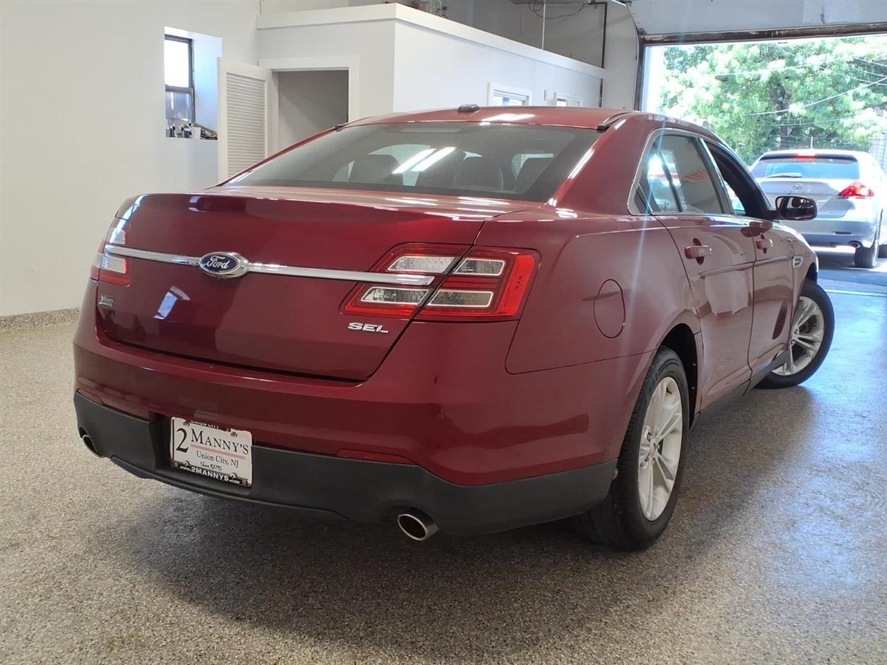 2014 Ford Taurus SEL - Photo 4