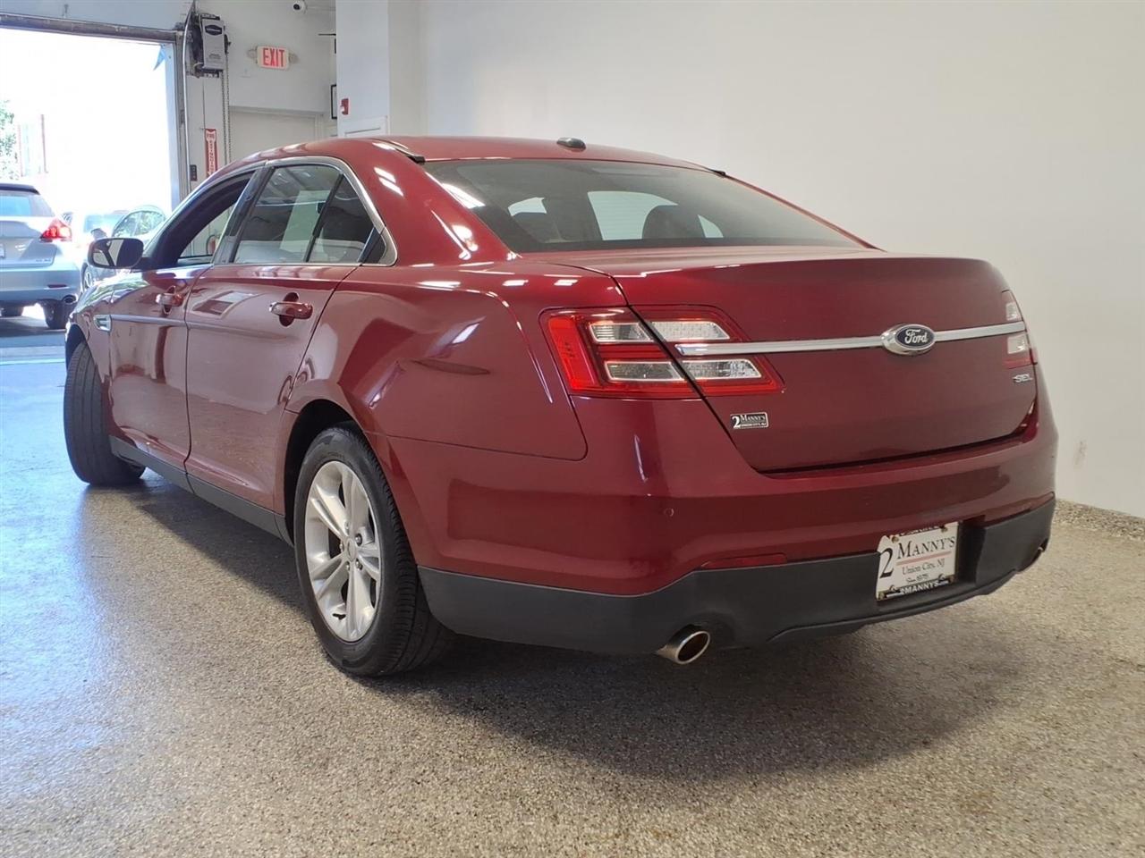 2014 Ford Taurus SEL - Photo 6
