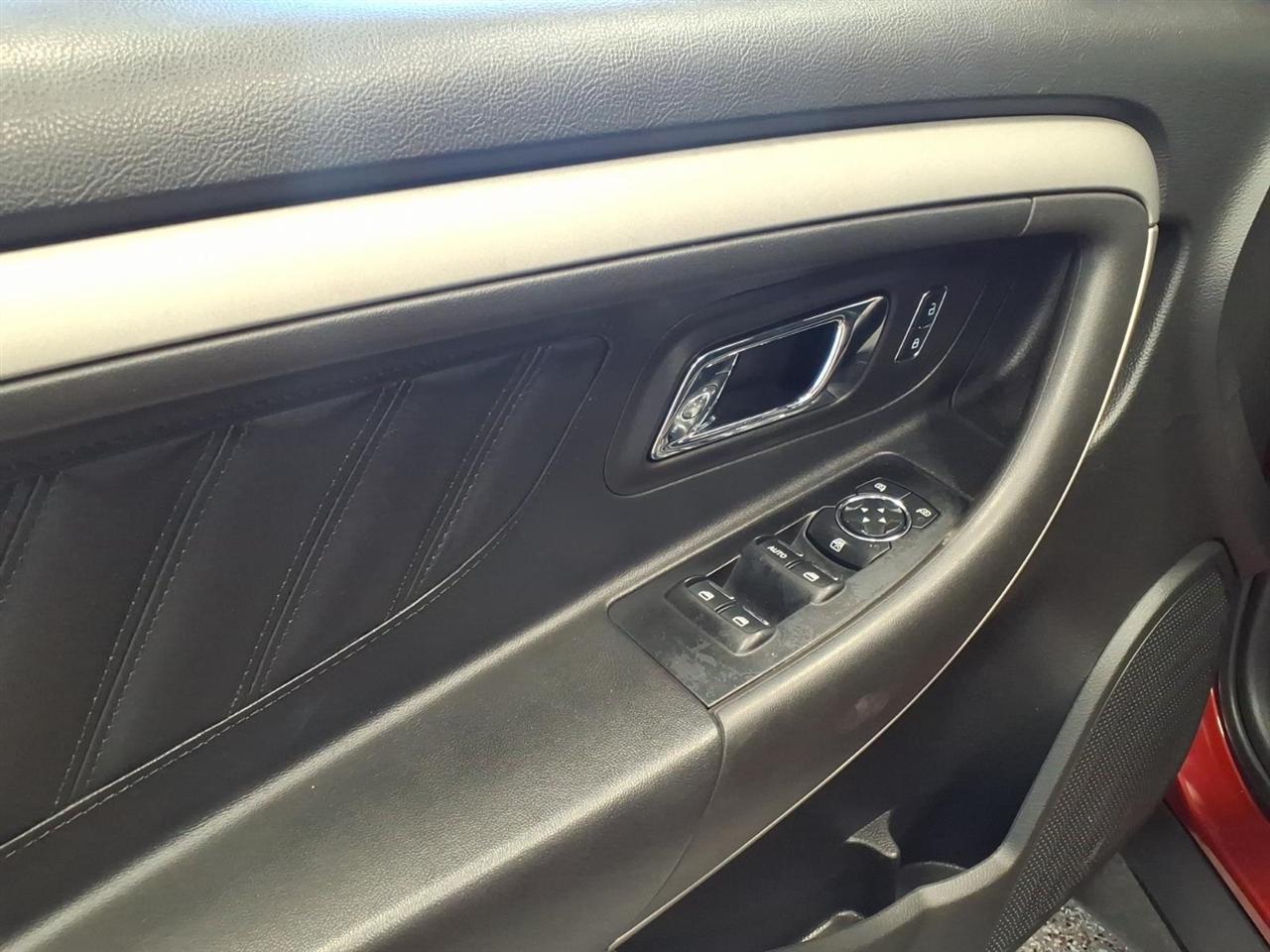 2014 Ford Taurus SEL - Photo 8