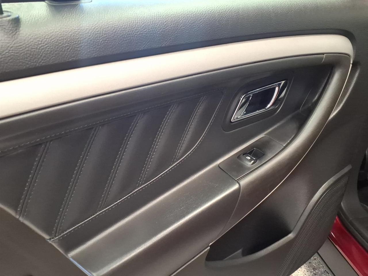 2014 Ford Taurus SEL - Photo 17