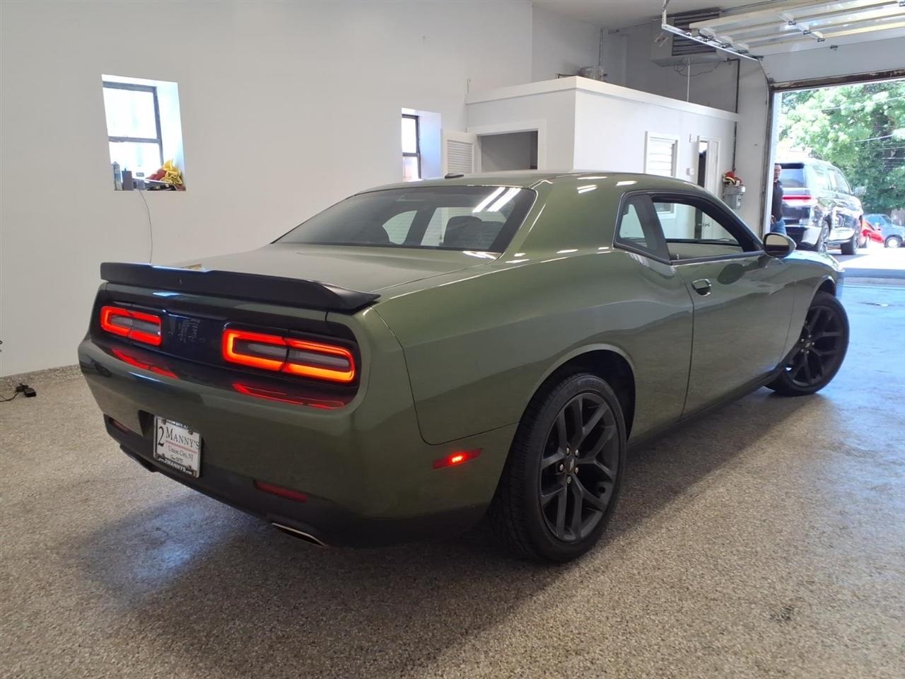Dodge Challenger SXT RWD 2020