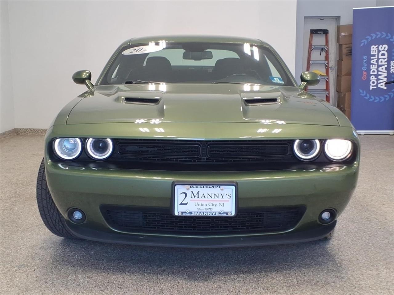Dodge Challenger SXT RWD 2020