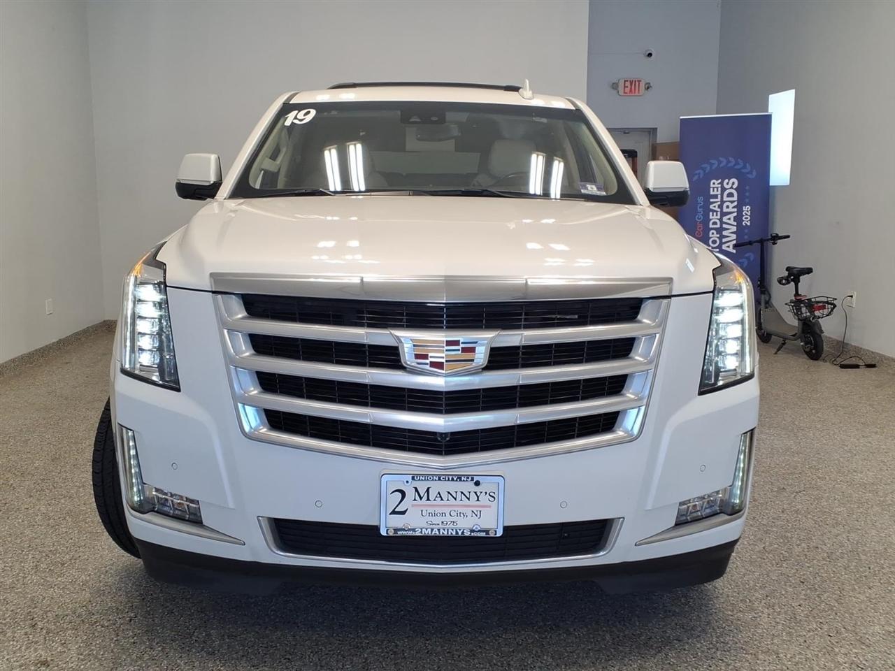 Cadillac Escalade ESV 4WD 4dr Luxury 2019