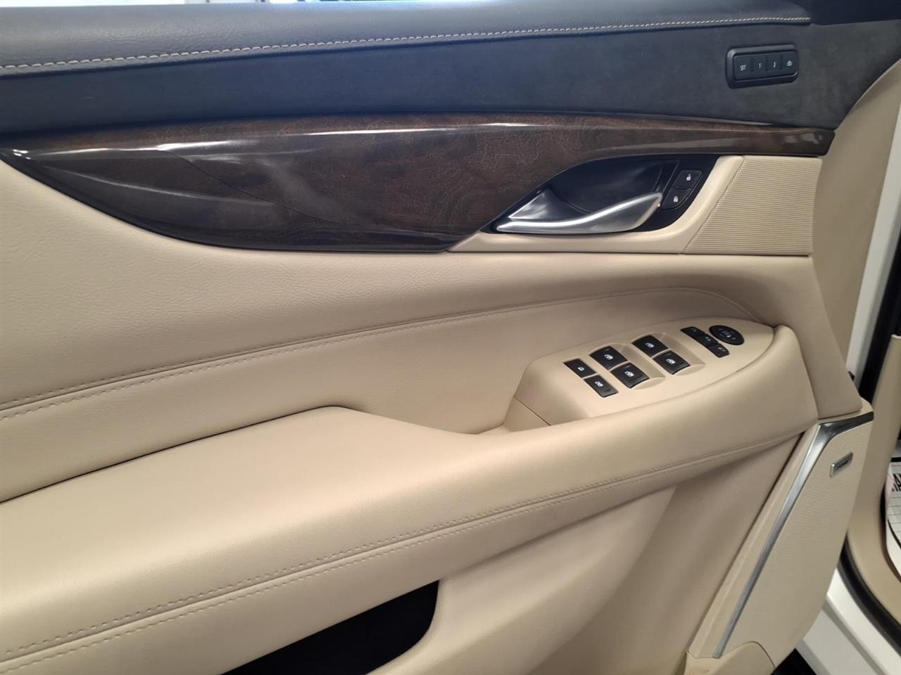 Cadillac Escalade ESV 4WD 4dr Luxury 2019