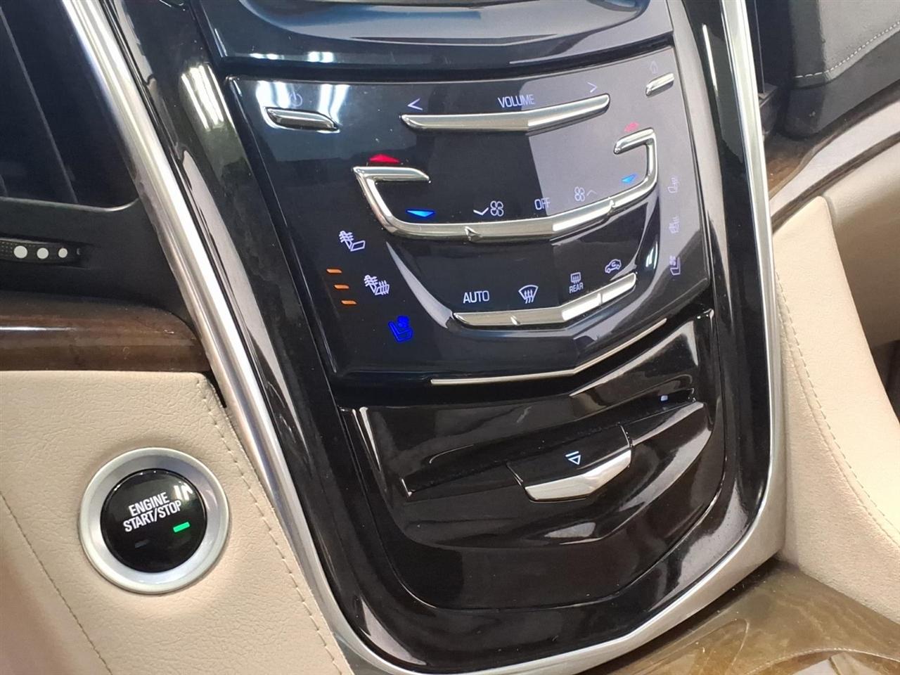 Cadillac Escalade ESV 4WD 4dr Luxury 2019