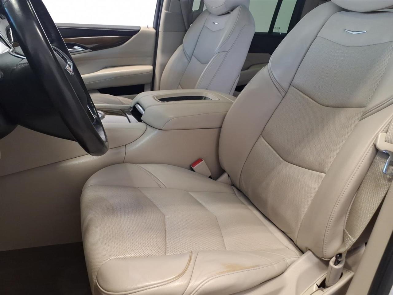Cadillac Escalade ESV 4WD 4dr Luxury 2019