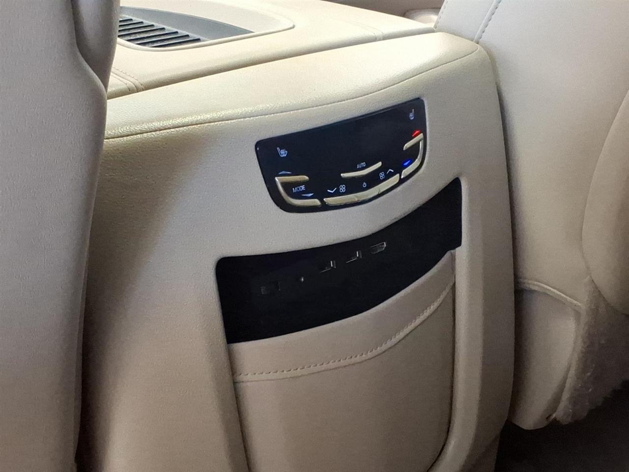 Cadillac Escalade ESV 4WD 4dr Luxury 2019