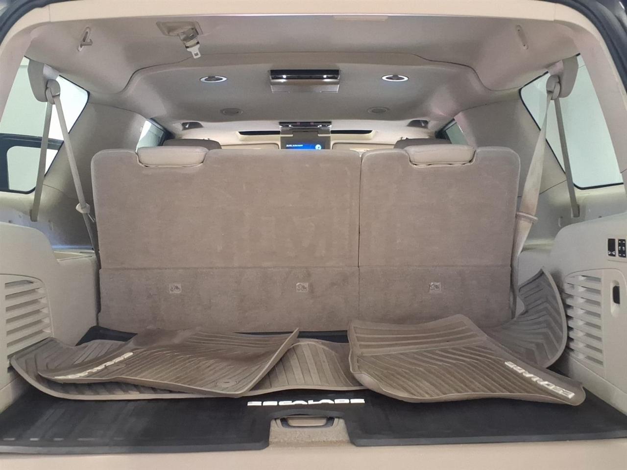 Cadillac Escalade ESV 4WD 4dr Luxury 2019