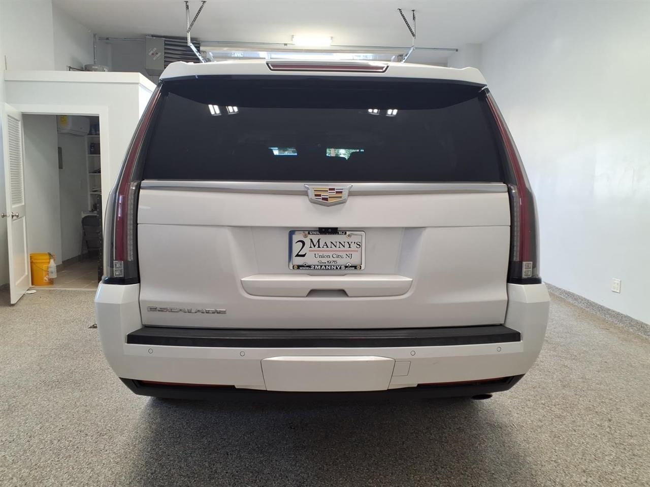 Cadillac Escalade ESV 4WD 4dr Luxury 2019