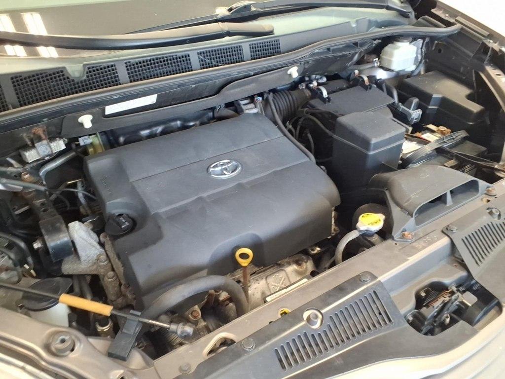 Toyota Sienna 5dr 7-Pass Van V6 XLE AWD (Natl) 2013