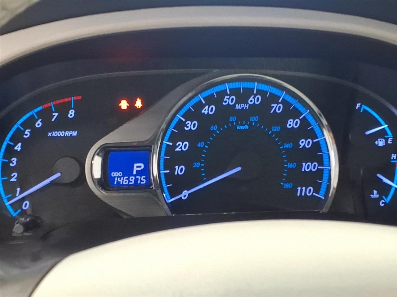 Toyota Sienna 5dr 7-Pass Van V6 XLE AWD (Natl) 2013