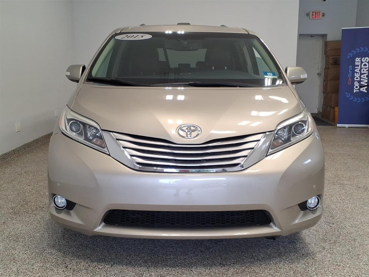 Toyota Sienna Limited Premium AWD 7-Passenger V6 2015
