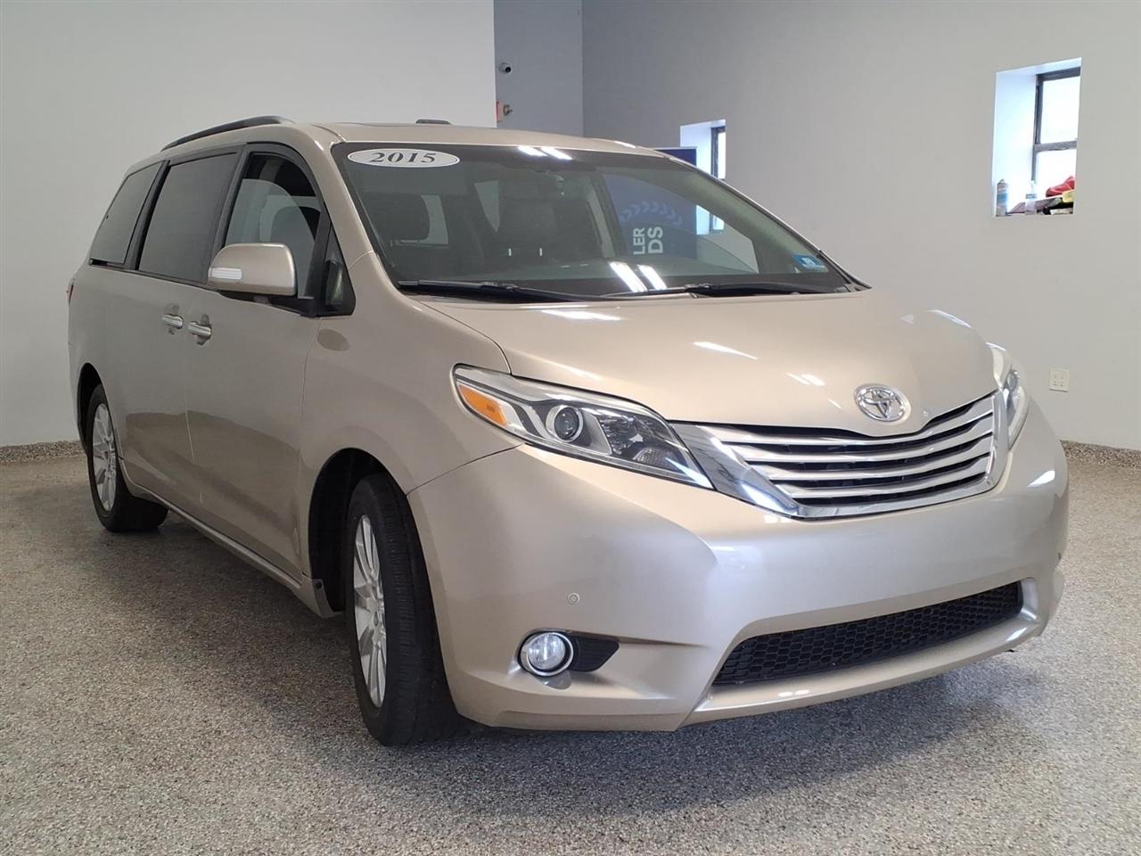 Toyota Sienna Limited Premium AWD 7-Passenger V6 2015