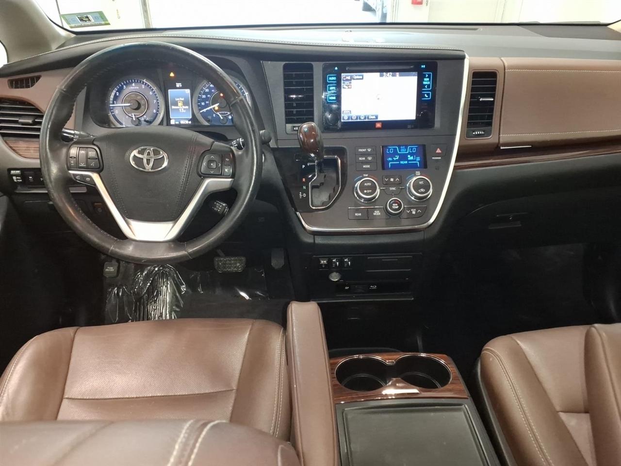 Toyota Sienna Limited Premium AWD 7-Passenger V6 2015