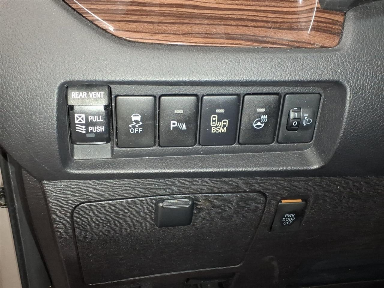 Toyota Sienna Limited Premium AWD 7-Passenger V6 2015