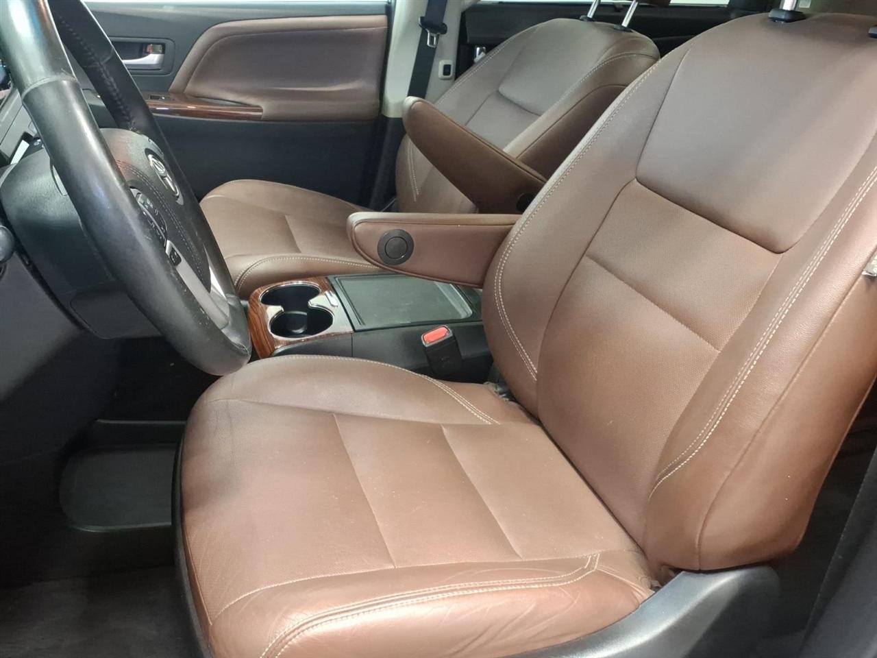 Toyota Sienna Limited Premium AWD 7-Passenger V6 2015