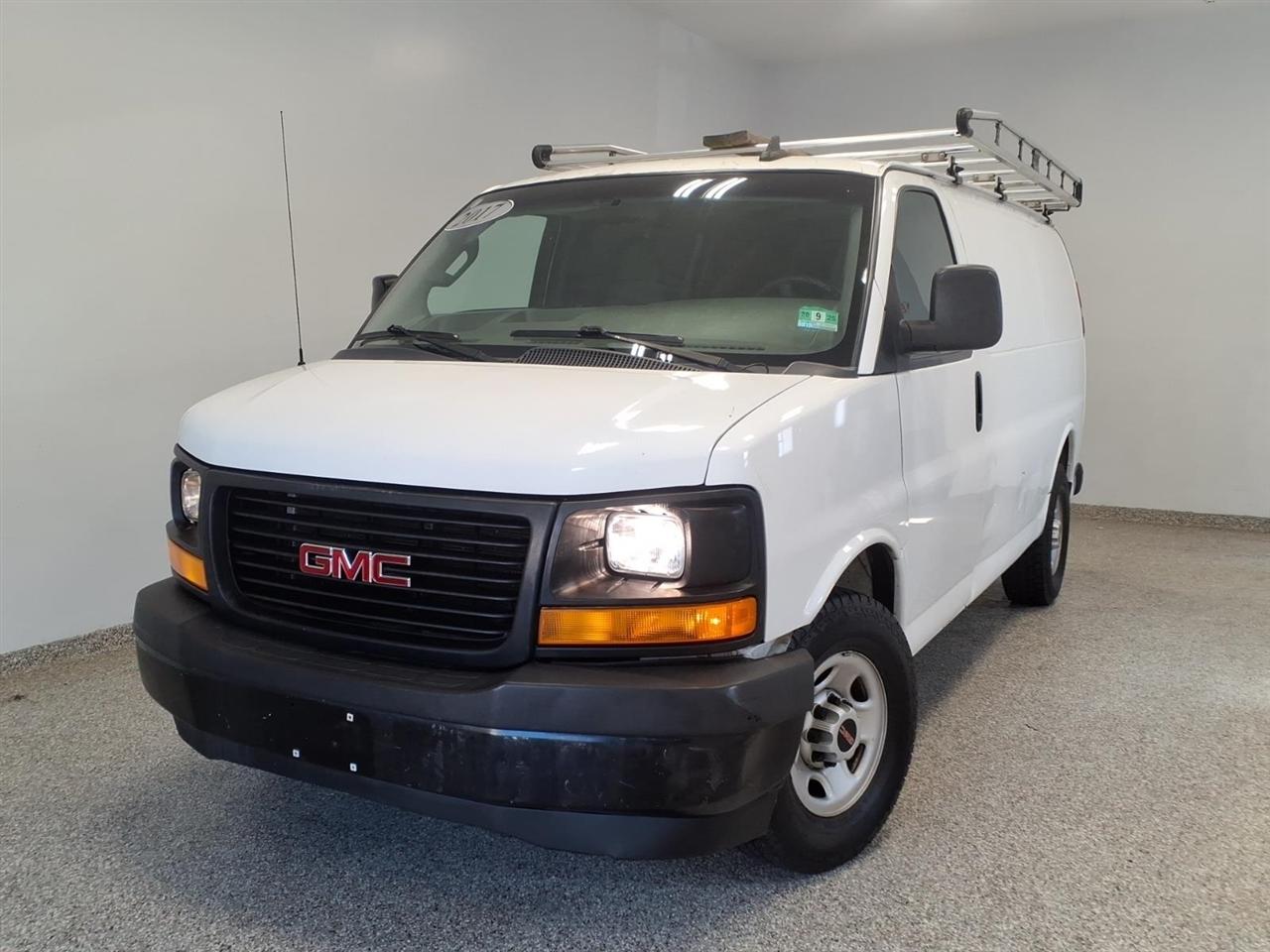2017 GMC Savana Cargo Van RWD 2500 135"