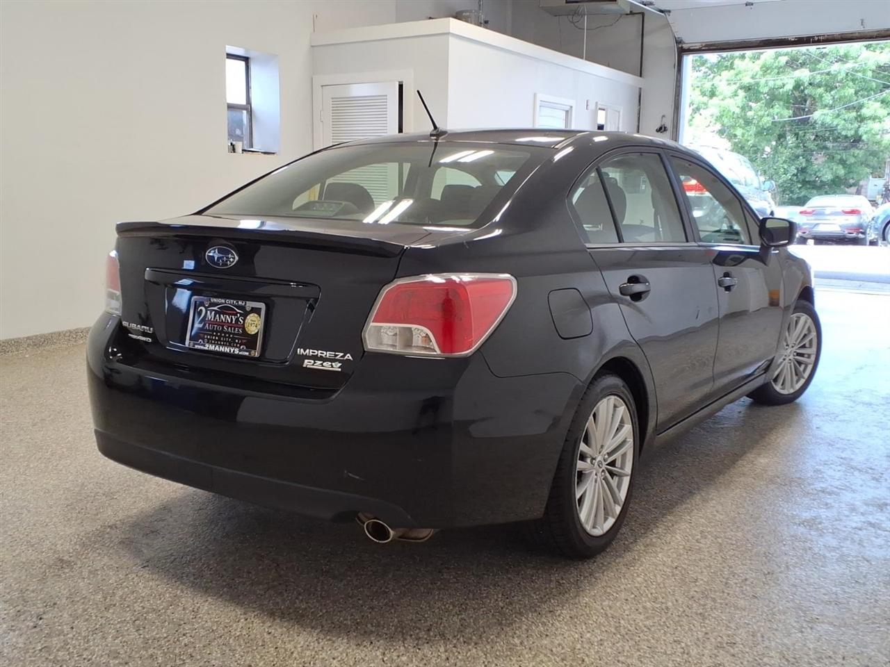 Subaru Impreza Sedan 4dr CVT 2.0i Premium 2016