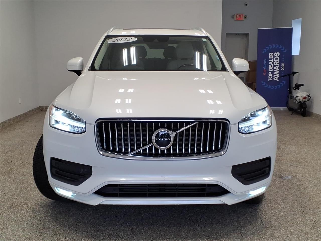 Volvo XC90 T6 AWD Momentum 6P 2022