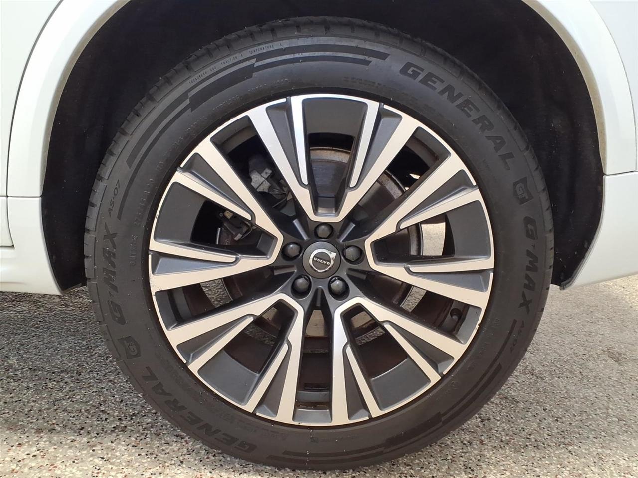 Volvo XC90 T6 AWD Momentum 6P 2022