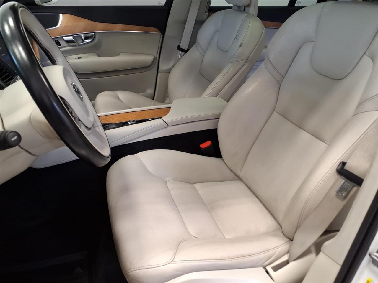 Volvo XC90 T6 AWD Momentum 6P 2022