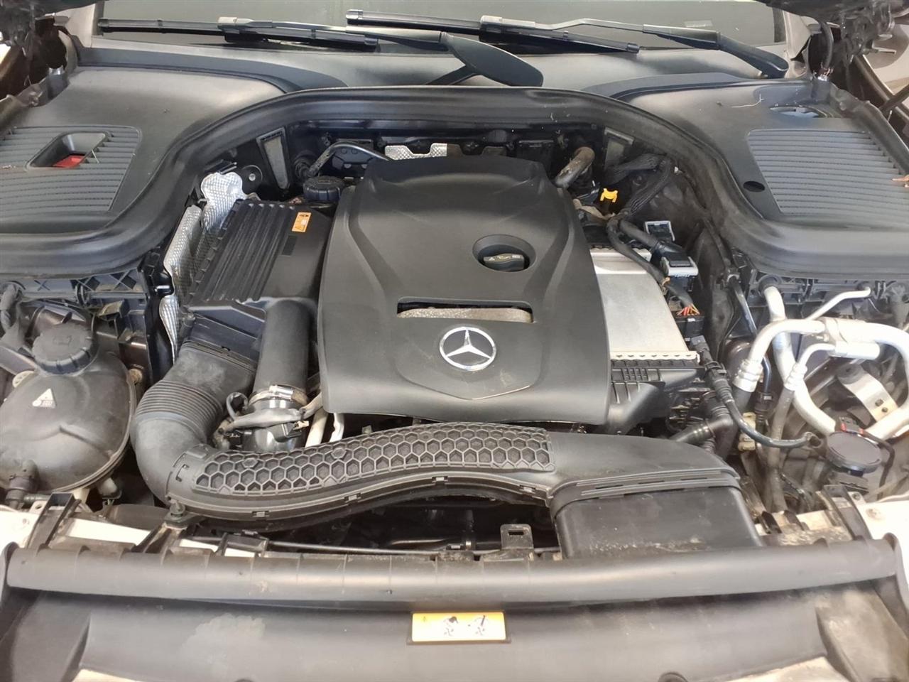 Mercedes-Benz GLC GLC 300 4MATIC SUV 2017