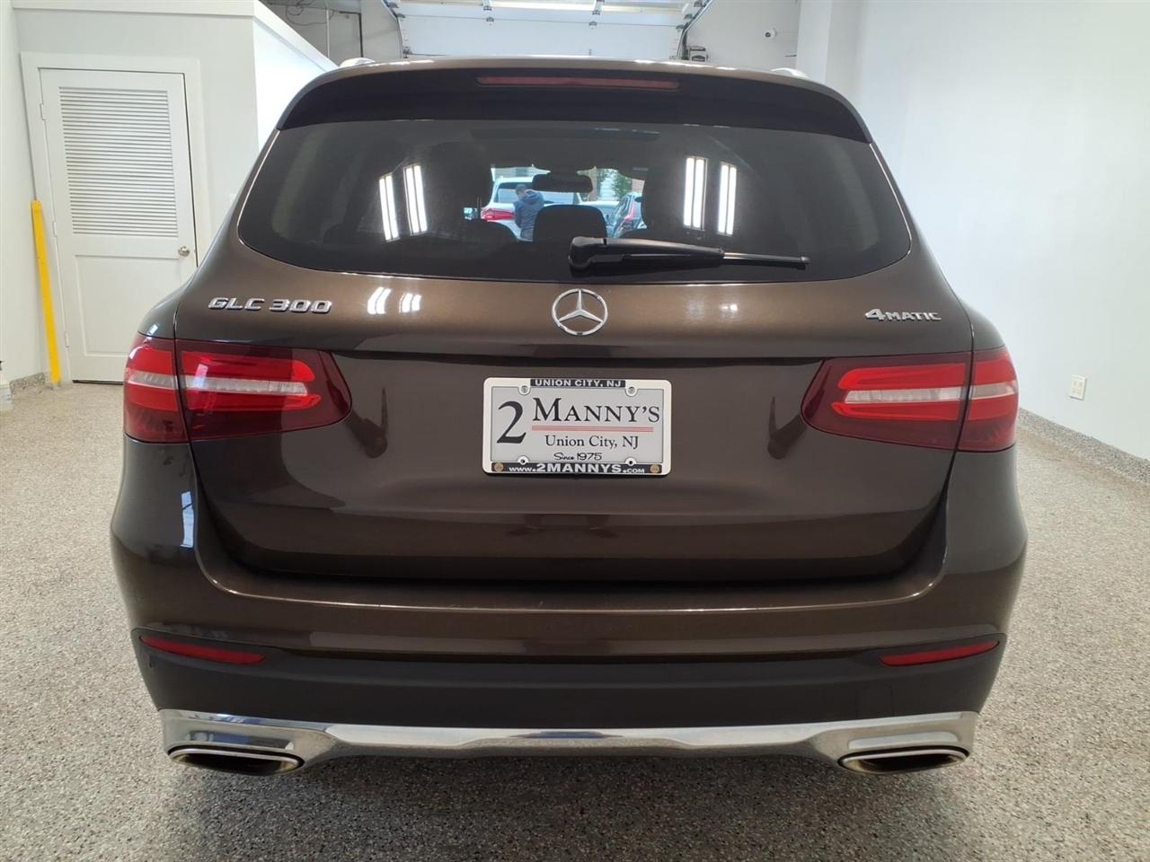 Mercedes-Benz GLC GLC 300 4MATIC SUV 2017