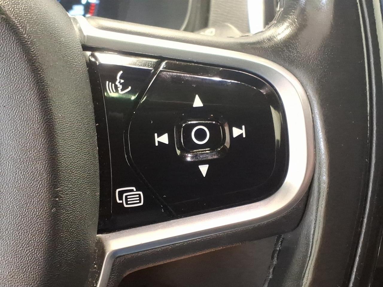 Volvo XC90 T6 AWD 7-Passenger Momentum 2018