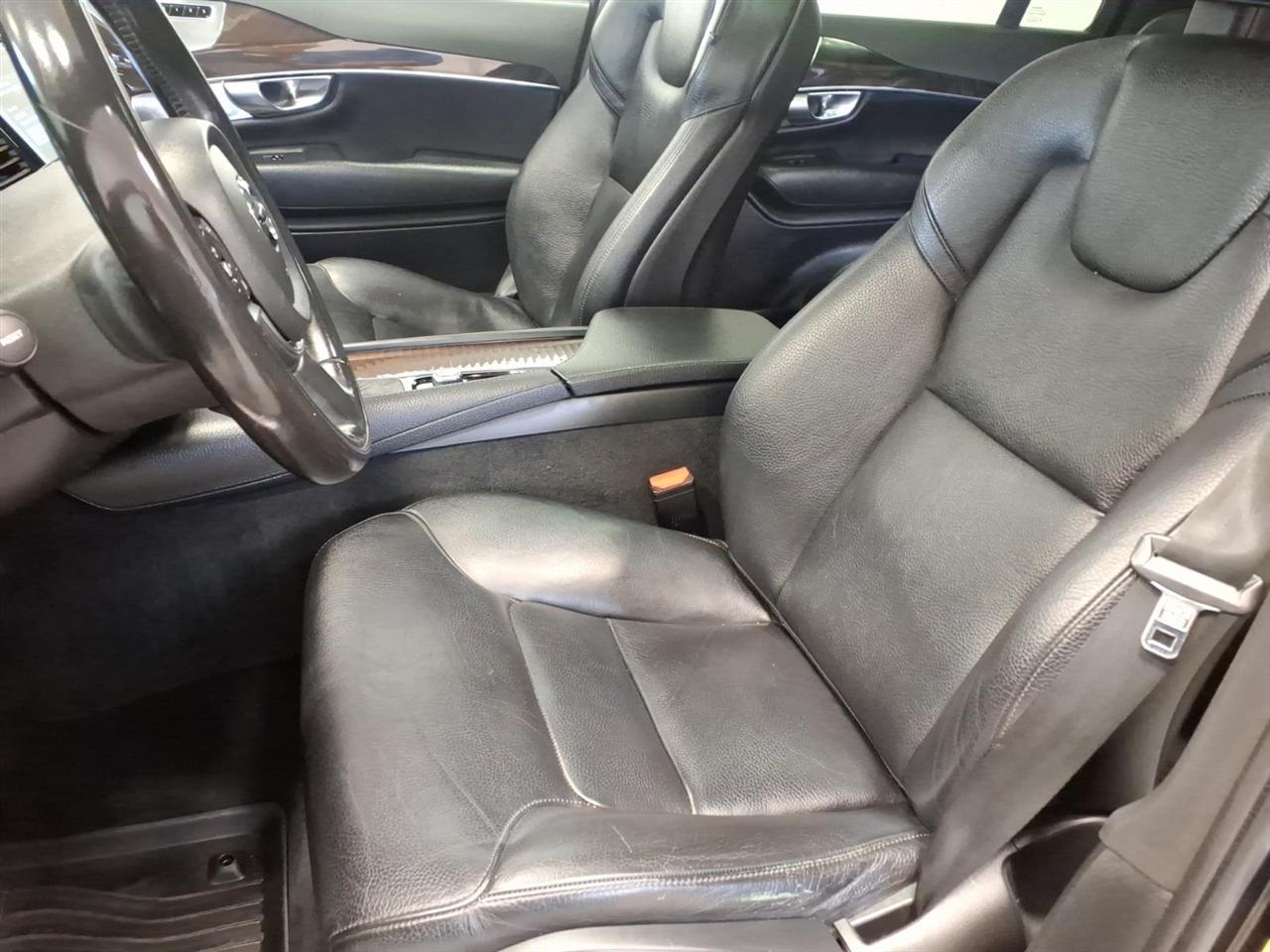 Volvo XC90 T6 AWD 7-Passenger Momentum 2018