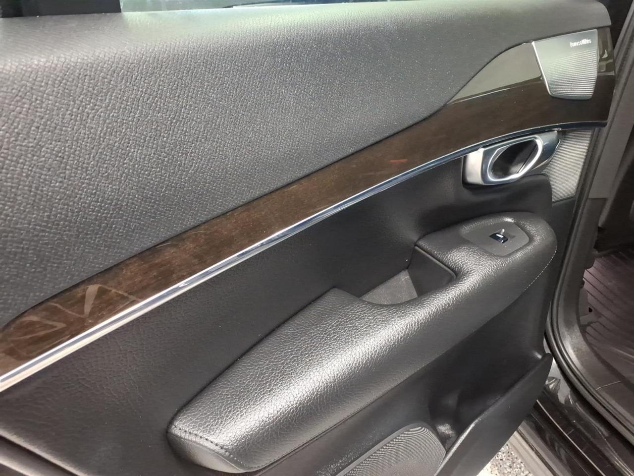 Volvo XC90 T6 AWD 7-Passenger Momentum 2018