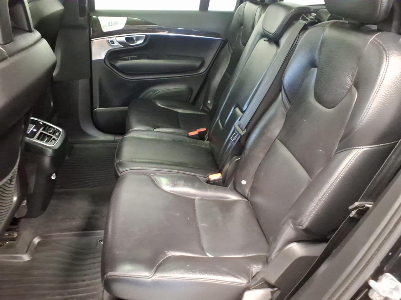 Volvo XC90 T6 AWD 7-Passenger Momentum 2018