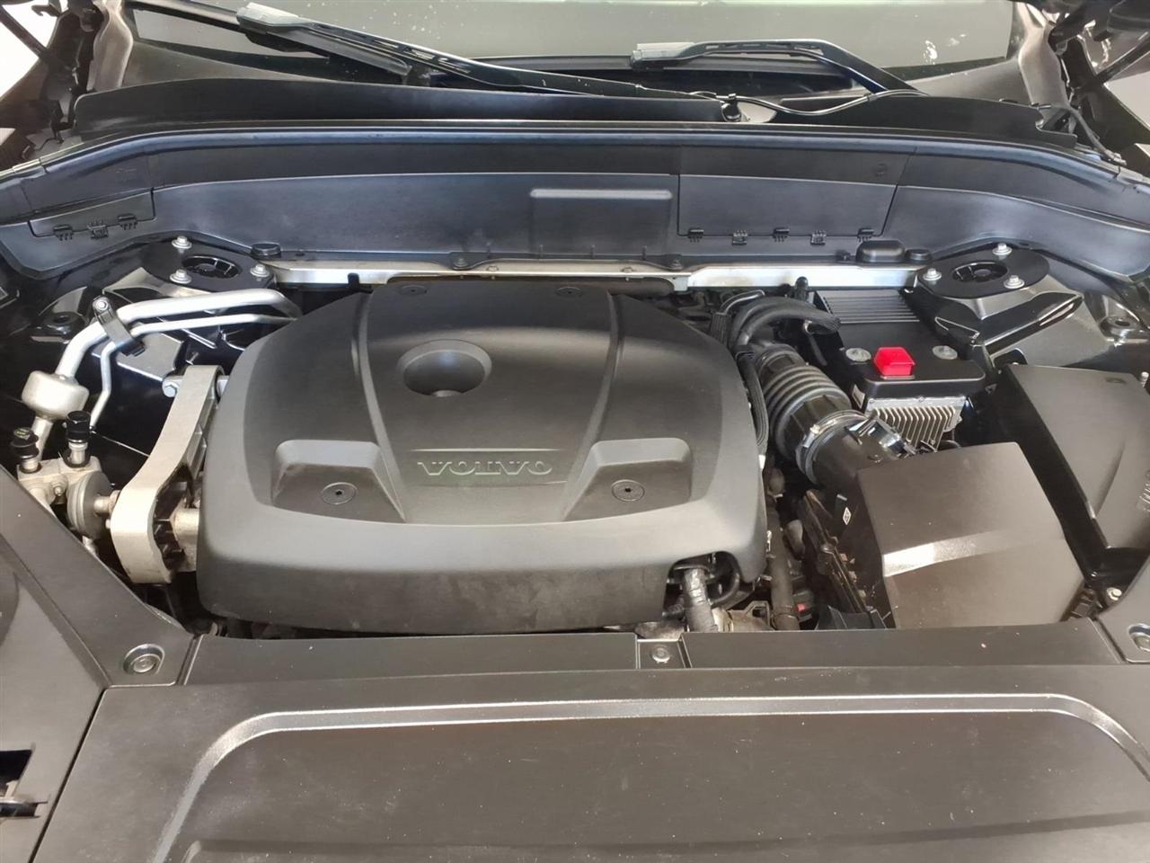 Volvo XC90 T6 AWD 7-Passenger Momentum 2018