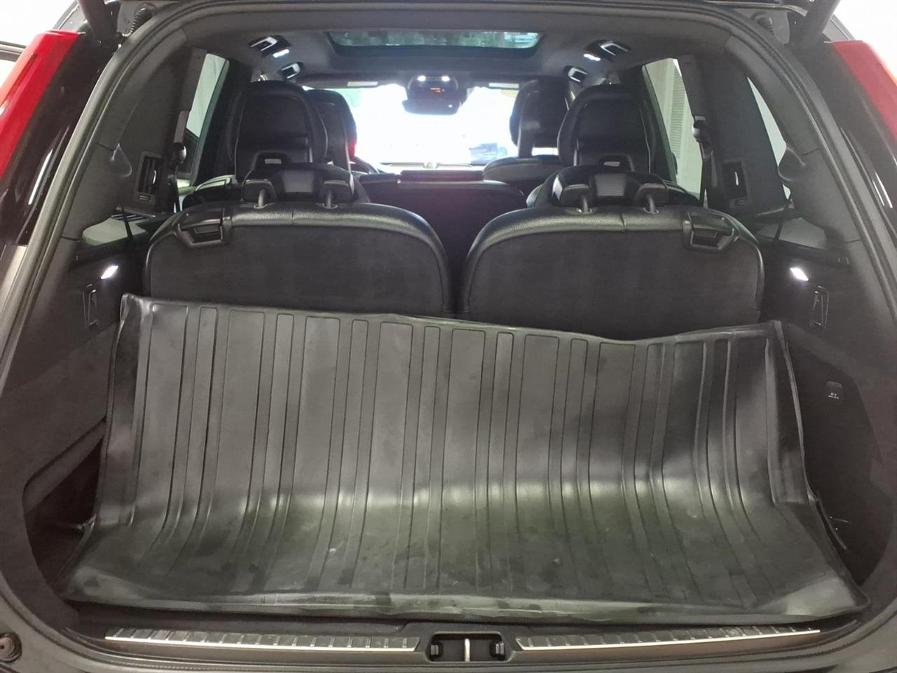 Volvo XC90 T6 AWD 7-Passenger Momentum 2018