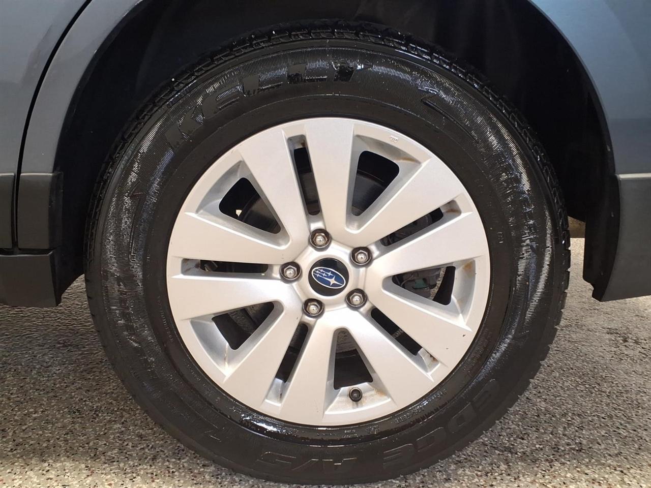 Subaru Outback 4dr Wgn 2.5i Premium PZEV 2016