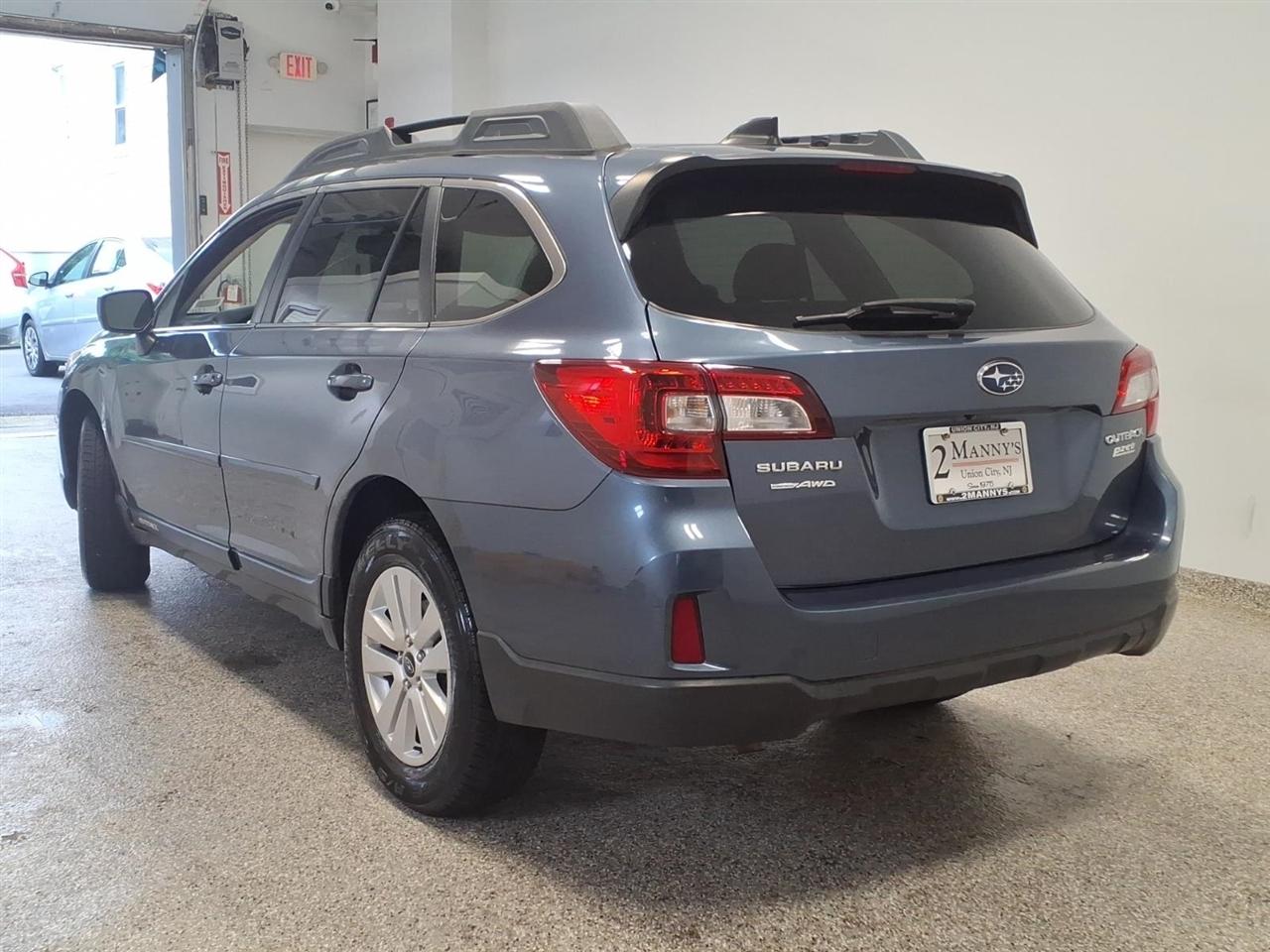 Subaru Outback 4dr Wgn 2.5i Premium PZEV 2016