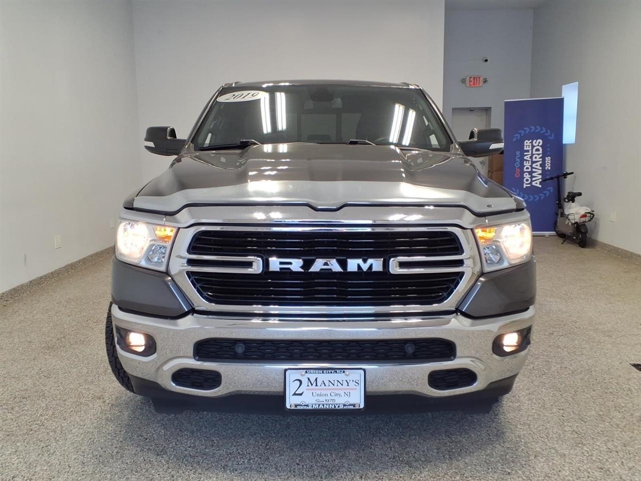 RAM 1500 Big Horn/Lone Star 4x4 Crew Cab 5'7" Box 2019