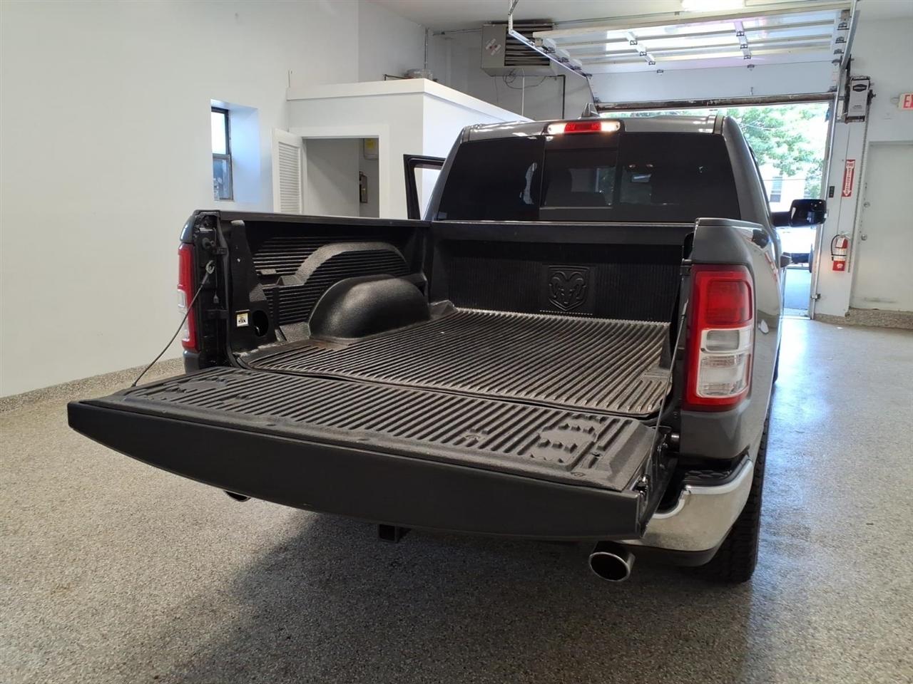 RAM 1500 Big Horn/Lone Star 4x4 Crew Cab 5'7" Box 2019
