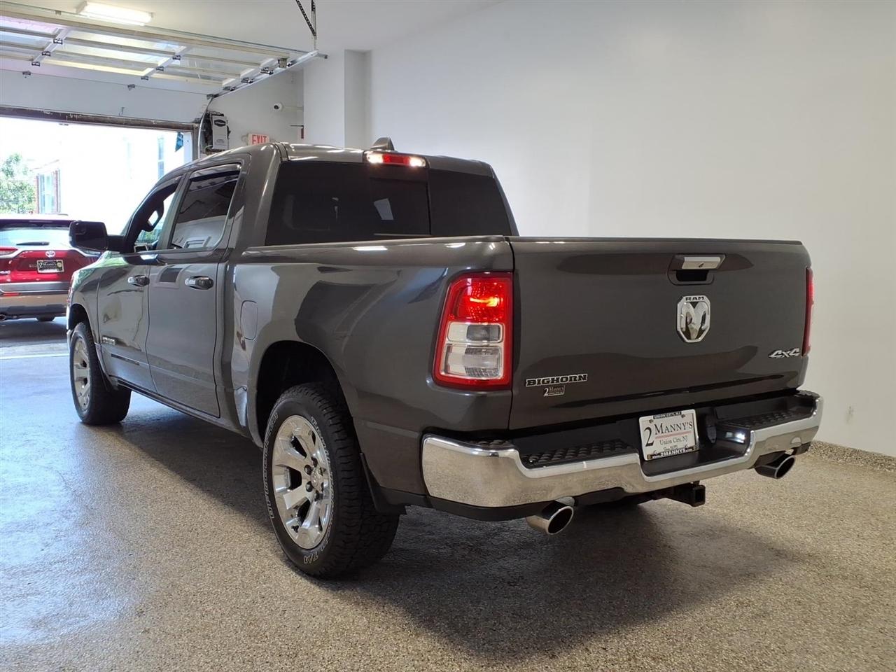 RAM 1500 Big Horn/Lone Star 4x4 Crew Cab 5'7" Box 2019